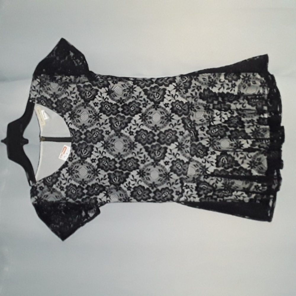 Gothic lace peplum top nwt s
